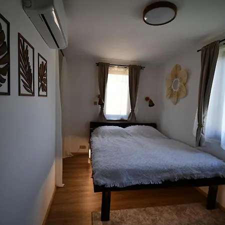 Pod Skalou - Brana Do Ceskeho Raje A Geoparku Ralsko * Loukovec