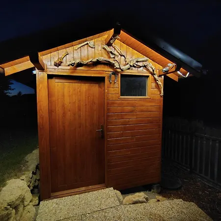 Pod Skalou - Brana Do Ceskeho Raje A Geoparku Ralsko Loukovec
